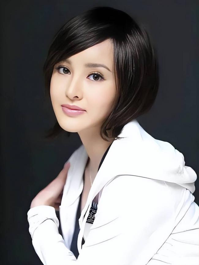 他才是恒大真正主人 身价520亿 娶小21岁女星 他才是恒大真正主人 身价520亿 娶小21岁女星