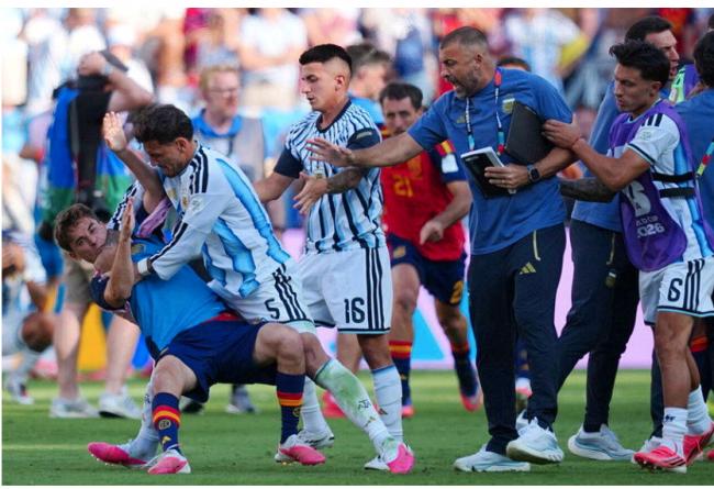 FIFA重罚阿根廷队…他最惨 FIFA重罚阿根廷队…他最惨