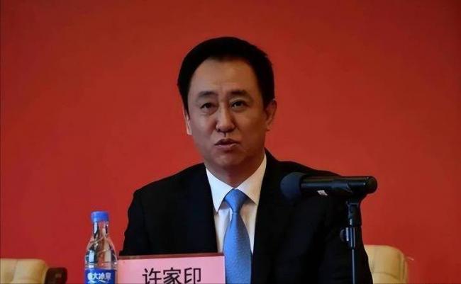 他是许家印亲哥 “寄生式”致富 如今成老赖 他是许家印亲哥 “寄生式”致富 如今成老赖