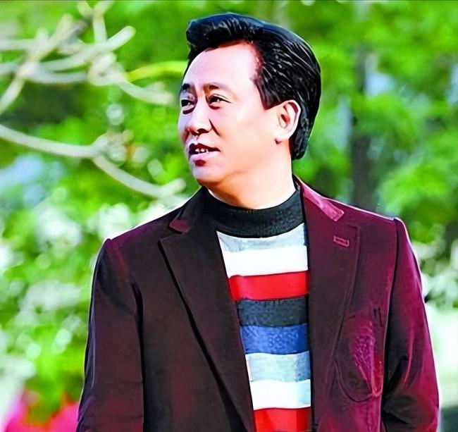 他是许家印亲哥 “寄生式”致富 如今成老赖 他是许家印亲哥 “寄生式”致富 如今成老赖