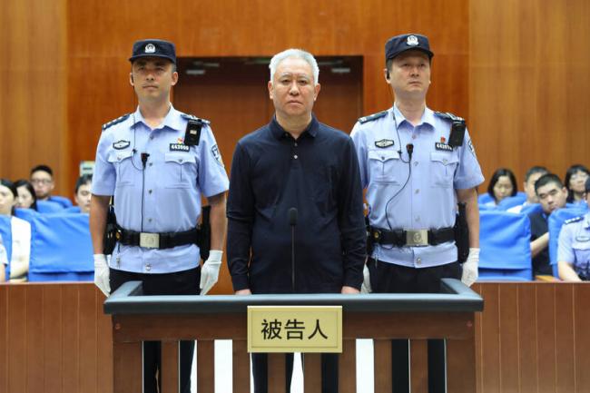 曾与许家印全家同游欧洲!他暗批北京 曾与许家印全家同游欧洲!他暗批北京