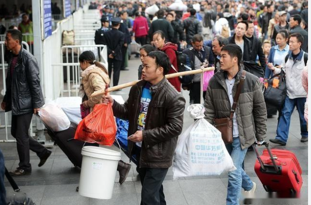 上班的不如退休的 中国最低月薪令人抓狂 上班的不如退休的 中国最低月薪令人抓狂