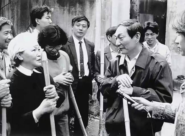 1988年上海天价出租车事件,朱镕基怒斥绑架 1988年上海天价出租车事件,朱镕基怒斥绑架