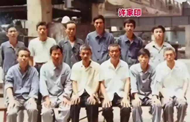 许家印他哥提前一年就卖房跑路了 但还是没跑掉 许家印他哥提前一年就卖房跑路了 但还是没跑掉