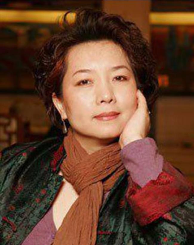 唐师曾离世,两个最不该出现的女人来了 唐师曾离世,两个最不该出现的女人来了