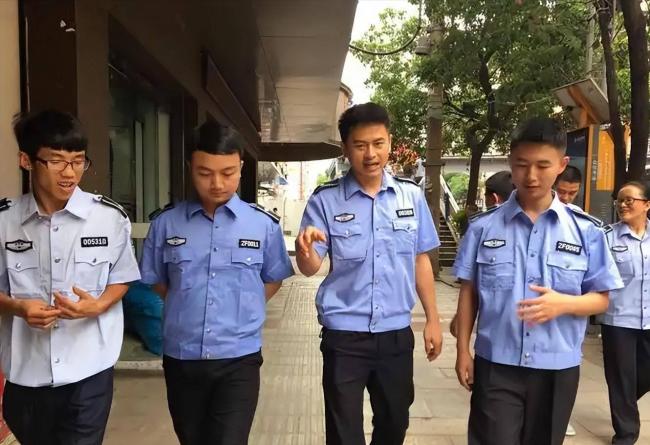 中国式劳务派遣,正在吃掉一代普通人 中国式劳务派遣,正在吃掉一代普通人
