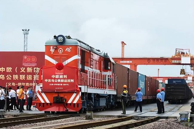 “第一千金”现身北京 一天连见两位中国高官 “第一千金”现身北京 一天连见两位中国高官