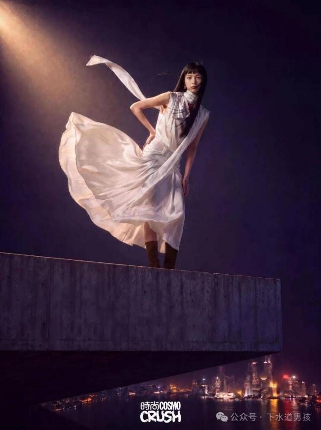 中国AI演员方桃子《COSMO》杂志封面释出 中国AI演员方桃子《COSMO》杂志封面释出