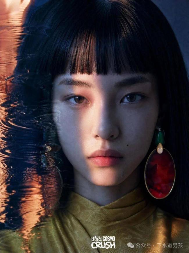 中国AI演员方桃子《COSMO》杂志封面释出 中国AI演员方桃子《COSMO》杂志封面释出