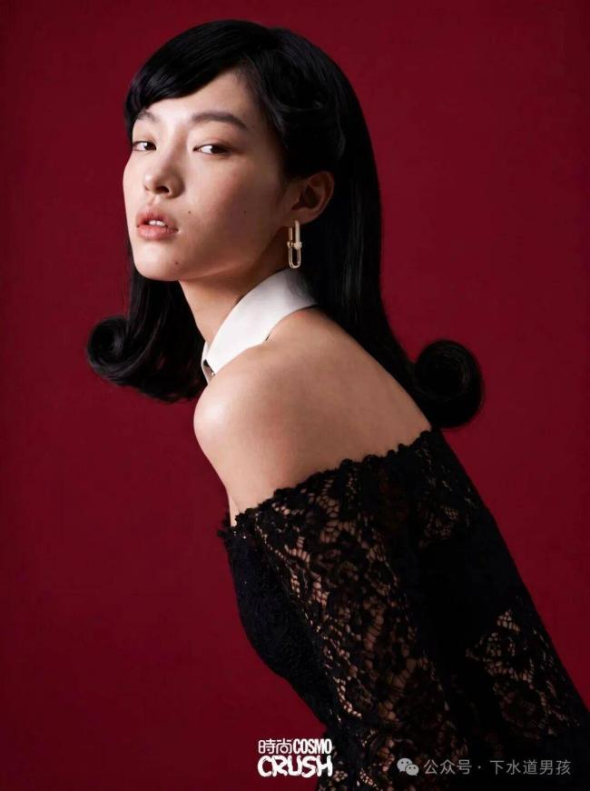 中国AI演员方桃子《COSMO》杂志封面释出 中国AI演员方桃子《COSMO》杂志封面释出