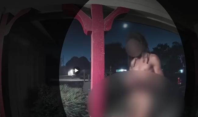 点外卖惊见快递员全裸送餐…他崩溃做这事 点外卖惊见快递员全裸送餐…他崩溃做这事