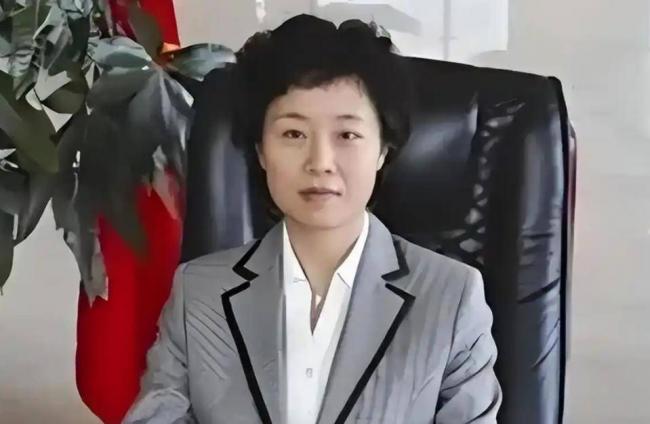 青海女高官:满屋子全是金条 办案人员数到手抖 青海女高官:满屋子全是金条 办案人员数到手抖