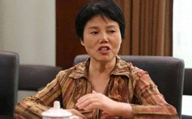 一家4口掏空国资10几亿!逃离7年后才东窗事发 一家4口掏空国资10几亿!逃离7年后才东窗事发