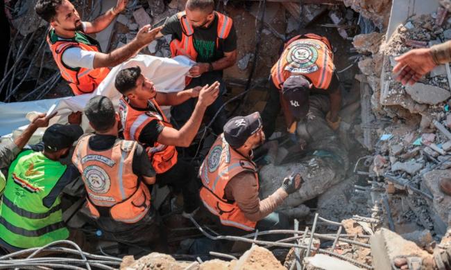 7层公寓清晨倒塌 至少20死100人遭活埋 惨不忍睹 7层公寓清晨倒塌 至少20死100人遭活埋 惨不忍睹