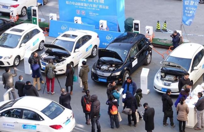 整个社会出现4个反常现象 中国人确实学聪明了 整个社会出现4个反常现象 中国人确实学聪明了