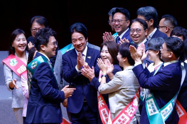借势川普,习近平拿到一个罕见契机 借势川普,习近平拿到一个罕见契机