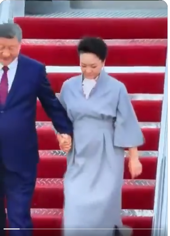 抵达美国 习近平下机视频再引关注 抵达美国 习近平下机视频再引关注
