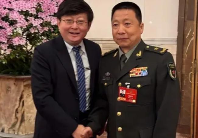 杨利伟哽咽宣布 杨利伟哽咽宣布