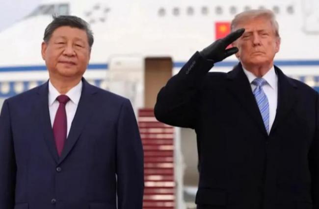 川普见习近平戴手套 引发网民猜测 川普见习近平戴手套 引发网民猜测