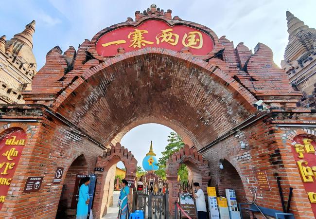 中国小村子:卧室在中国,上个厕所算出境 中国小村子:卧室在中国,上个厕所算出境