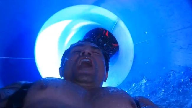 最狂滑水道!16层楼高,56秒直坠尖叫到底 最狂滑水道!16层楼高,56秒直坠尖叫到底
