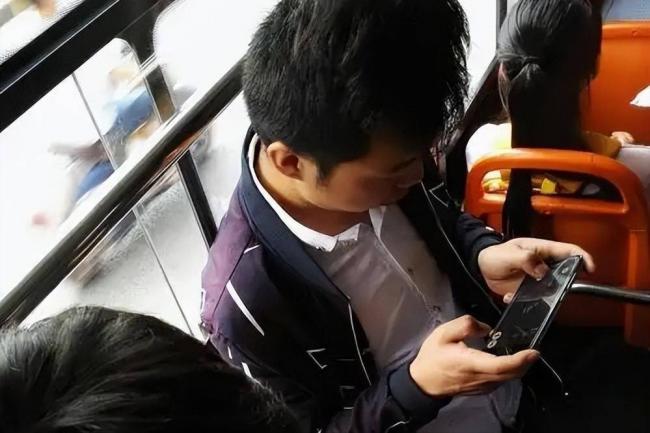 大学奶头乐泛滥成灾 不少家长却一无所知 大学奶头乐泛滥成灾 不少家长却一无所知