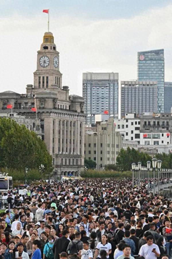 国庆黄金周十大拥堵景区,一眼望不到边的人头 国庆黄金周十大拥堵景区,一眼望不到边的人头