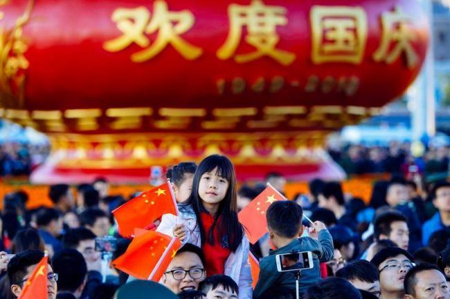 国庆黄金周十大拥堵景区,一眼望不到边的人头 国庆黄金周十大拥堵景区,一眼望不到边的人头