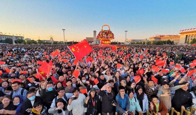 国庆黄金周十大拥堵景区,一眼望不到边的人头 国庆黄金周十大拥堵景区,一眼望不到边的人头