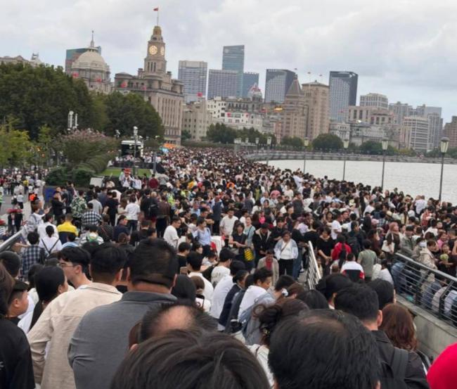 国庆黄金周十大拥堵景区,一眼望不到边的人头 国庆黄金周十大拥堵景区,一眼望不到边的人头