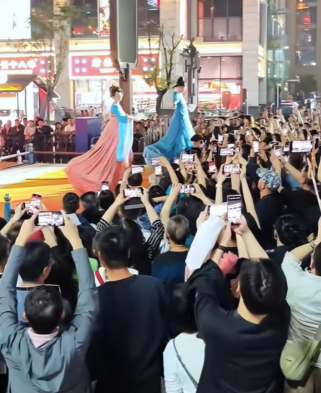 国庆黄金周十大拥堵景区,一眼望不到边的人头 国庆黄金周十大拥堵景区,一眼望不到边的人头