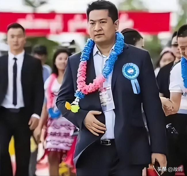 央视纪录片再曝新料 难怪赵薇翻身难 央视纪录片再曝新料 难怪赵薇翻身难