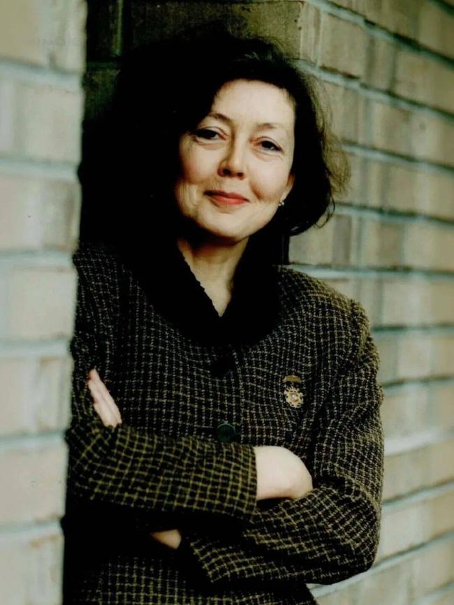 加拿大女诗人荣摘诺奖桂冠,为什么是她 加拿大女诗人荣摘诺奖桂冠,为什么是她
