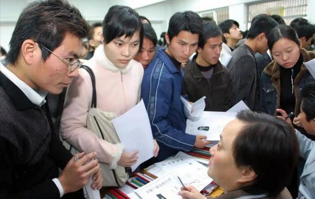 比失业更折磨:中国大批70后,只剩硬熬 比失业更折磨:中国大批70后,只剩硬熬