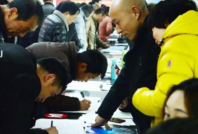 比失业更折磨:中国大批70后,只剩硬熬 比失业更折磨:中国大批70后,只剩硬熬