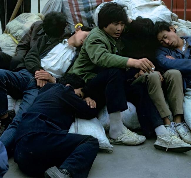比失业更折磨:中国大批70后,只剩硬熬 比失业更折磨:中国大批70后,只剩硬熬