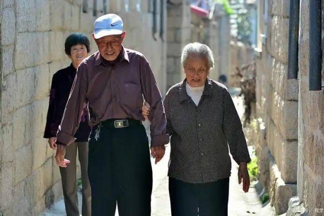 比失业更折磨:中国大批70后,只剩硬熬 比失业更折磨:中国大批70后,只剩硬熬