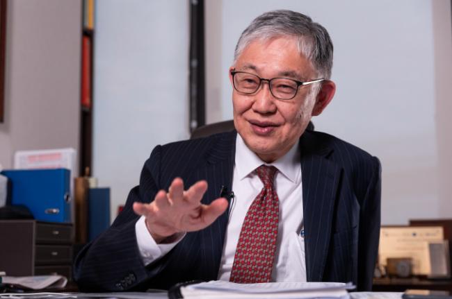 “政府规定厂商推出漏的避孕套,生育率就有救了” “政府规定厂商推出漏的避孕套,生育率就有救了”
