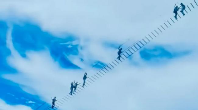 因为“太吓人” 中国这景点爆火 你敢尝试吗? 因为“太吓人” 中国这景点爆火 你敢尝试吗?