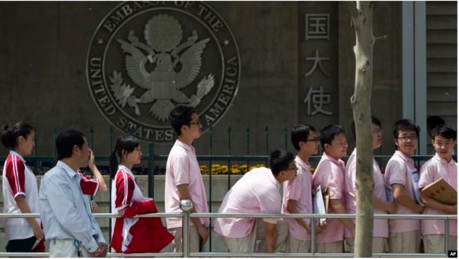 中国留学生梦碎!一纸“通告” 留美大门关上 中国留学生梦碎!一纸“通告” 留美大门关上