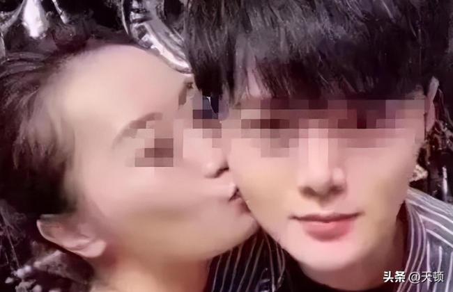 奢靡淫逸的白马会所 富婆挥金如土 一夜覆灭 奢靡淫逸的白马会所 富婆挥金如土 一夜覆灭