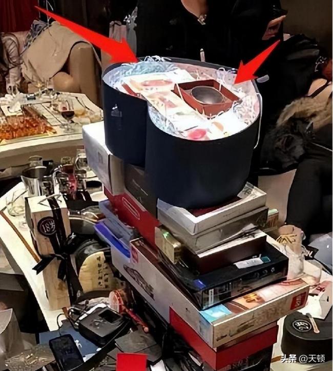 奢靡淫逸的白马会所 富婆挥金如土 一夜覆灭 奢靡淫逸的白马会所 富婆挥金如土 一夜覆灭