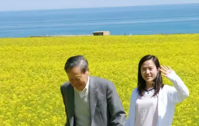 杨振宁去世1年 翁帆首谈感情:我后悔了.... 杨振宁去世1年 翁帆首谈感情:我后悔了....