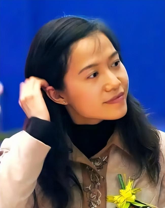 杨振宁去世1年 翁帆首谈感情:我后悔了.... 杨振宁去世1年 翁帆首谈感情:我后悔了....