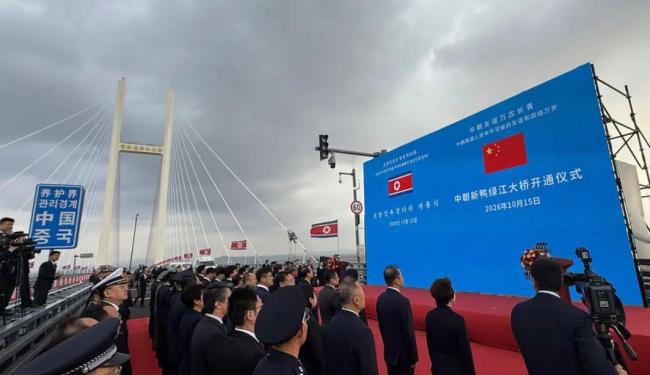 朝鲜丹东市民想去对岸中国逛逛 朝鲜丹东市民想去对岸中国逛逛