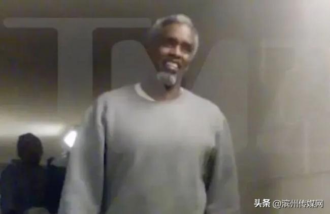 美巨星在监狱被大毒枭暴揍,紧急送医 美巨星在监狱被大毒枭暴揍,紧急送医