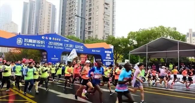 可惜了,25岁高颜值学霸倒在全马赛道上 可惜了,25岁高颜值学霸倒在全马赛道上