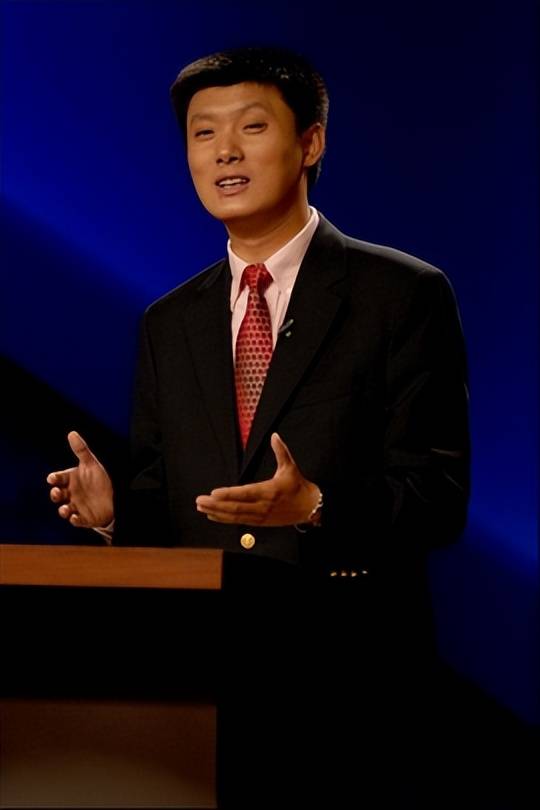 袁腾飞身在福中不知福 只会自招其辱 袁腾飞身在福中不知福 只会自招其辱