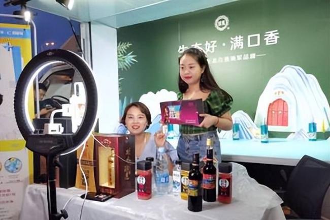 重金属超标34倍 毒保温杯谁在买单 重金属超标34倍 毒保温杯谁在买单