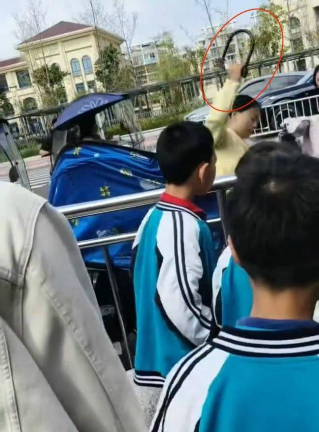 一把U型锁赔上半辈子!成都打人宝妈后续 一把U型锁赔上半辈子!成都打人宝妈后续